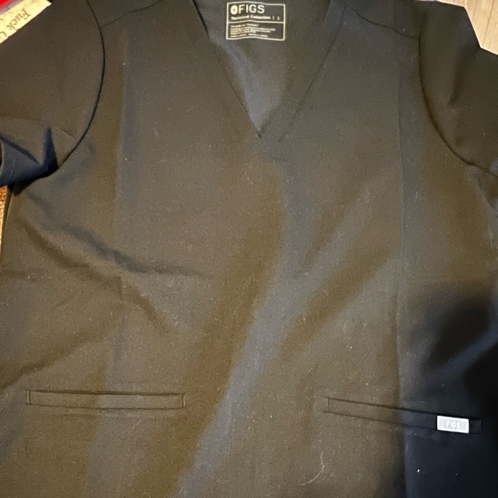 Figs black scrub top